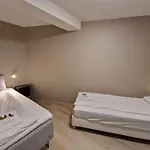公寓 Stylish 3-bedroom With Modern Amenities Near Center 斯塔万格