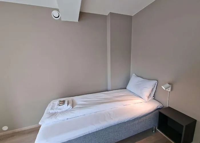 Stylish 3-bedroom With Modern Amenities Near Center Apartament