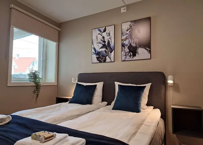 Stylish 3-bedroom With Modern Amenities Near Center Apartament